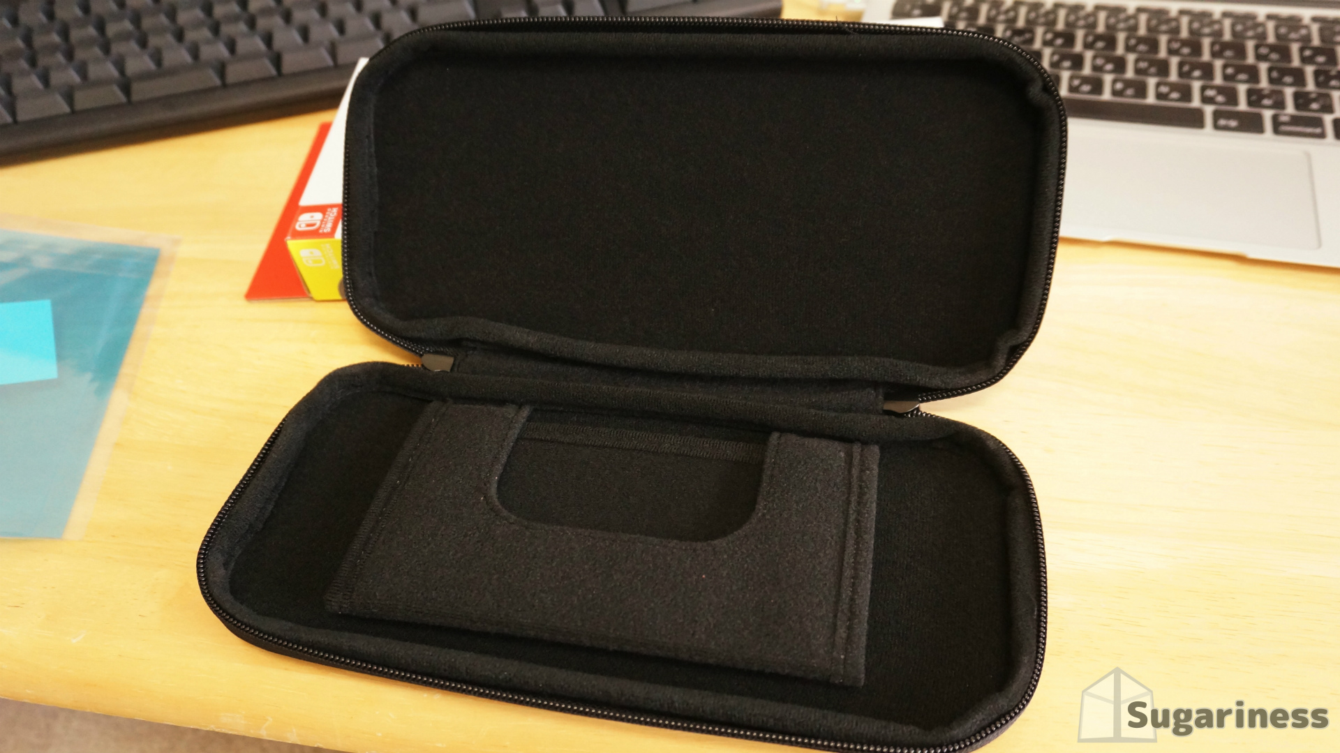 nintendo-switch-carrying-case-3